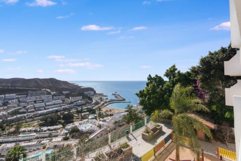 10763f12-5b7f-4302-bae7-db39eea1005b