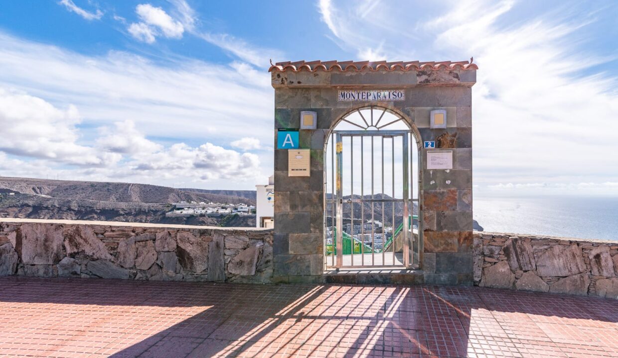 1af5fbb1-43c4-4312-8252-91c023d91882