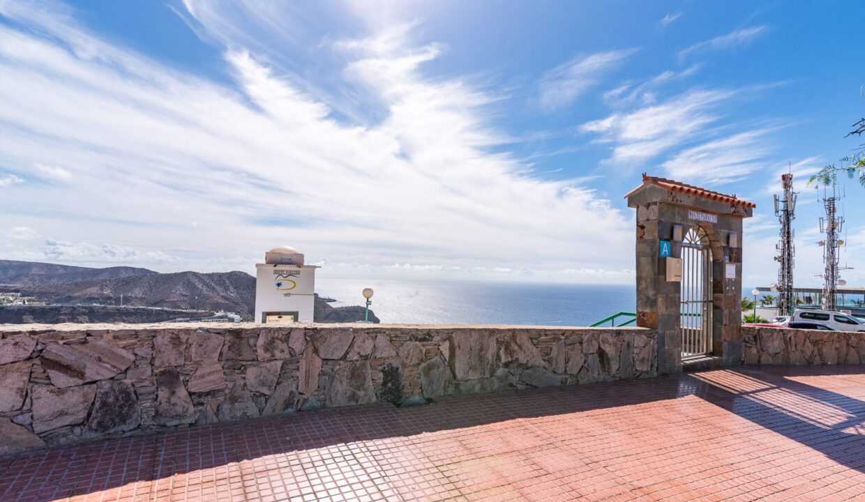 51fd1400-71b8-4292-b25f-e48bc11a4b76