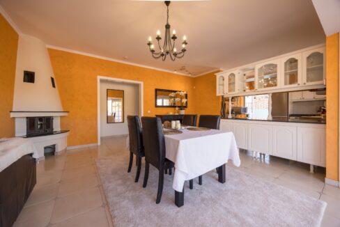 79ca682b-42ab-4605-b4d9-b65fce5f8de6