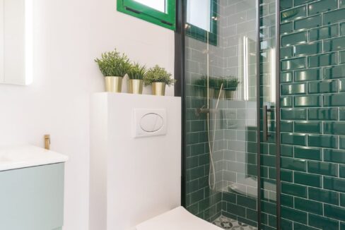 884334f8-35ab-4be0-824a-7902e8107367