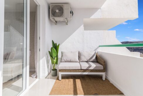 941897cb-4313-4c48-b505-d07cf8aa0dac