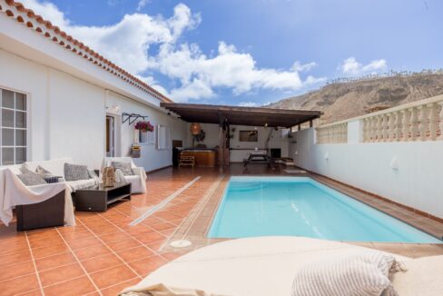 960f9cc5-9590-4cfa-814c-3753e8d8acbb