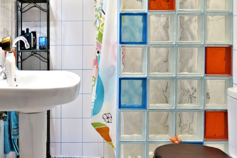 Bathroom Aptm. 311 (2)