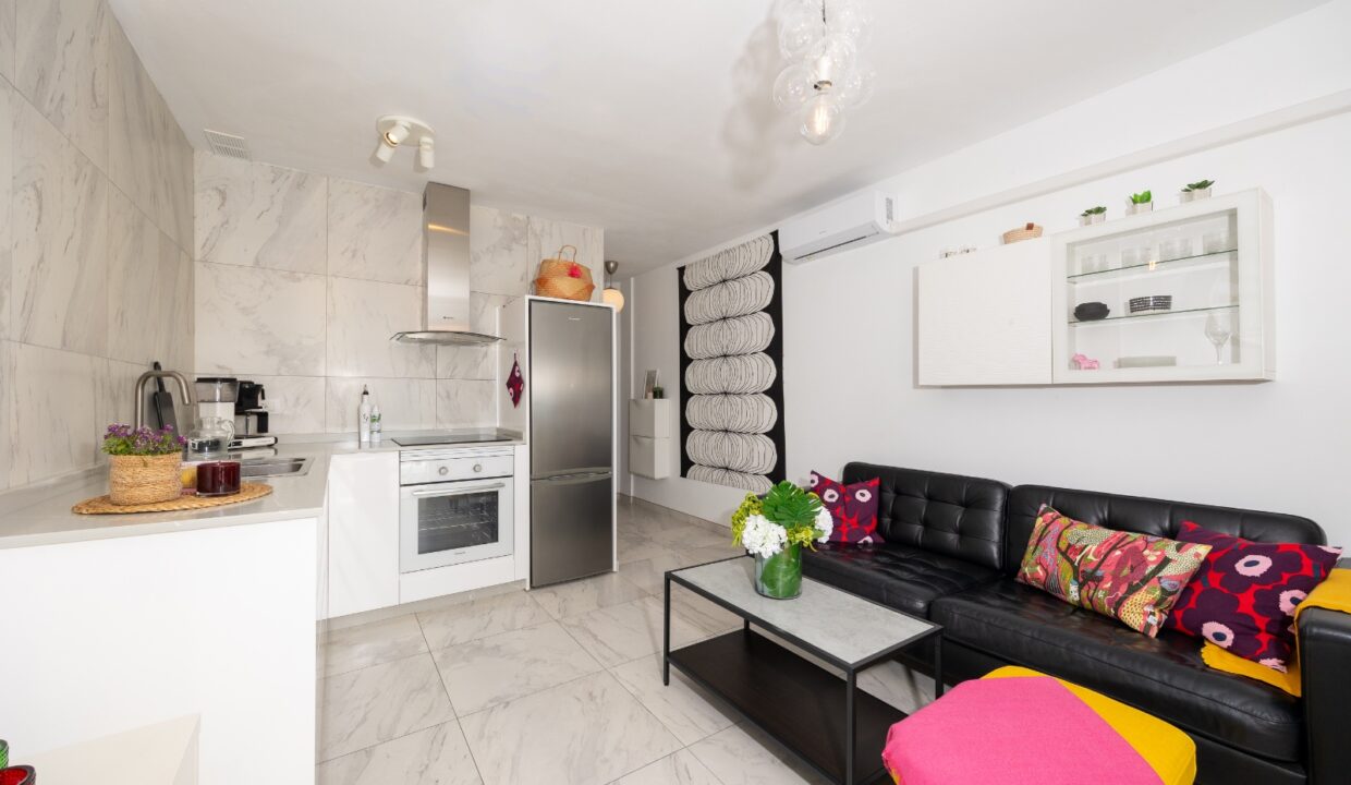 eac67bf6-36e1-486c-8b7e-cae47b5cd31f